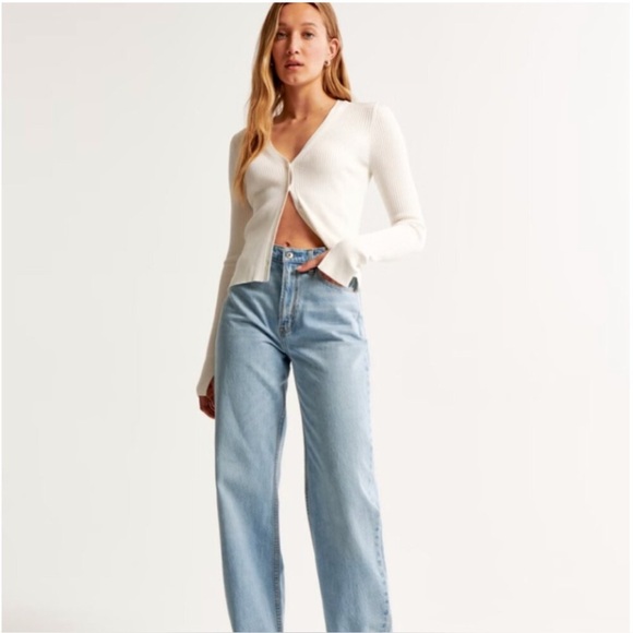 NWOT ABERCROMBIE & FITCH Sz 29 8L The High Rise Taper Jean Med Blue Wash Orig$90 - Picture 1 of 10